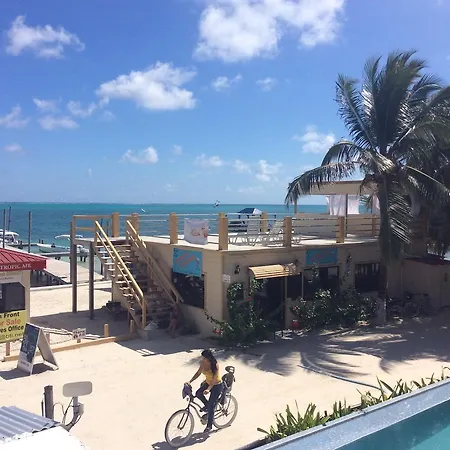 Popeye'S Beach Resort